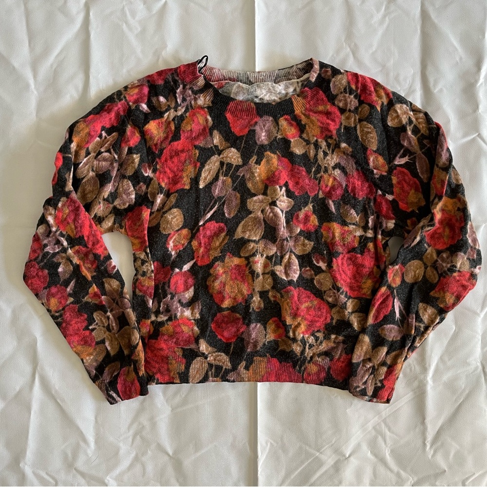 Red flower pattern sweater, size XS